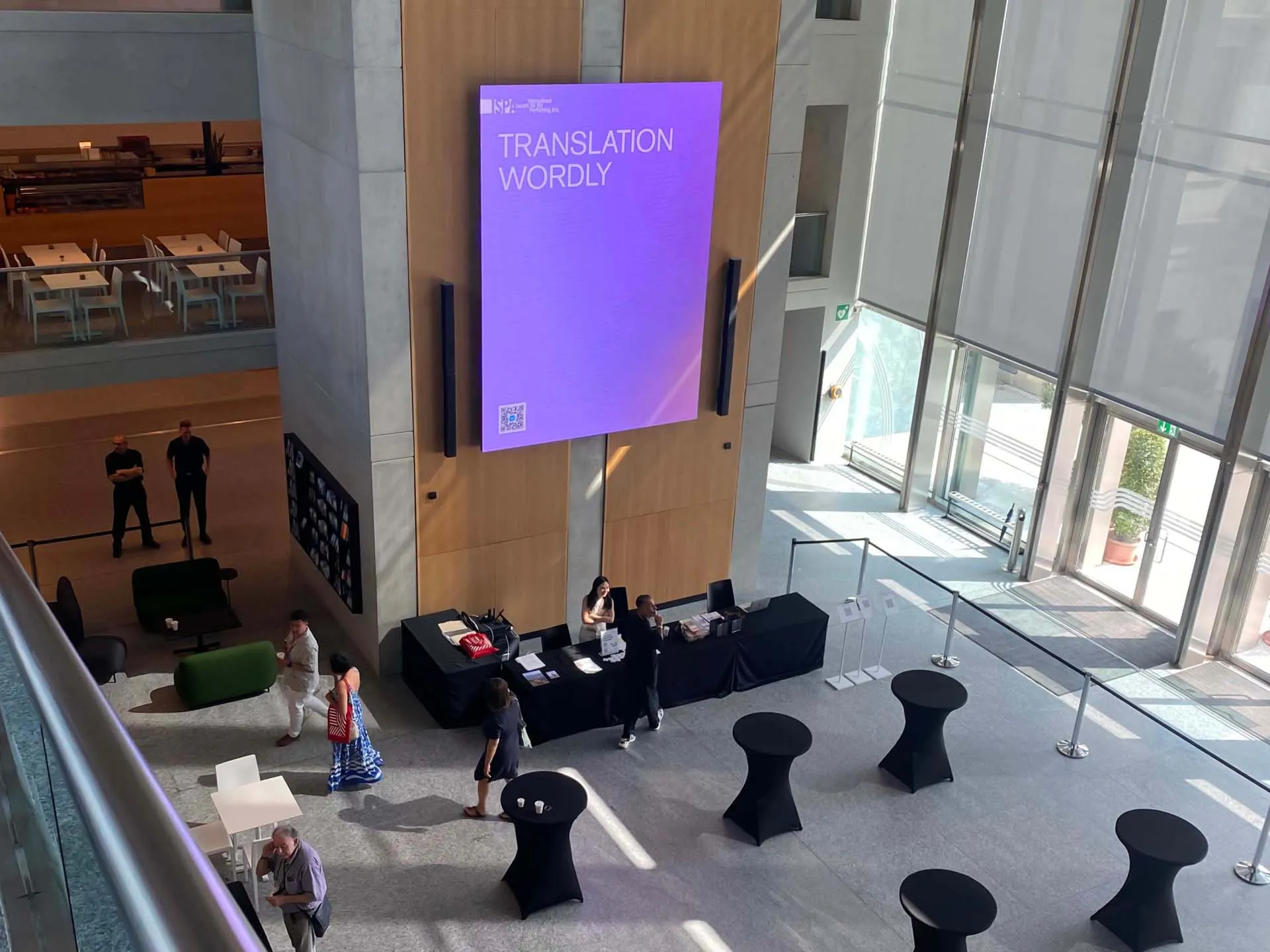 ISP_Hall_002